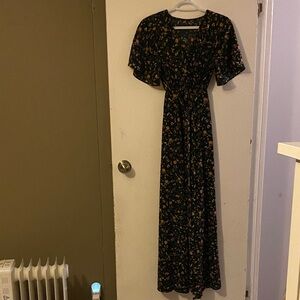 Chic Black Floral Maxi Dress
